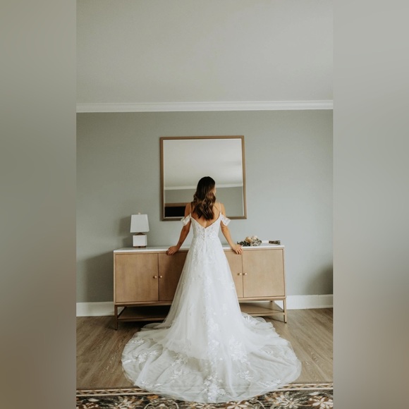 Stella York 7447 - Picture 4 of 14